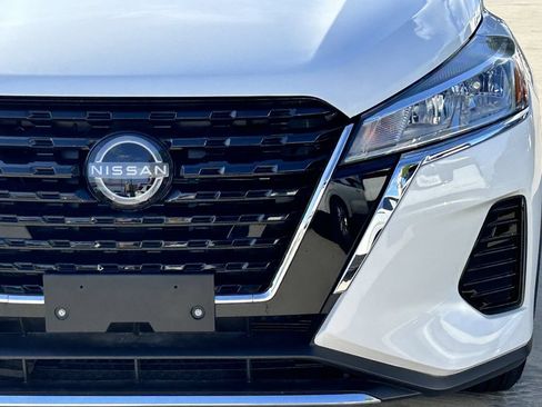 Used 2025 Nissan Kicks Play S FWD image 9