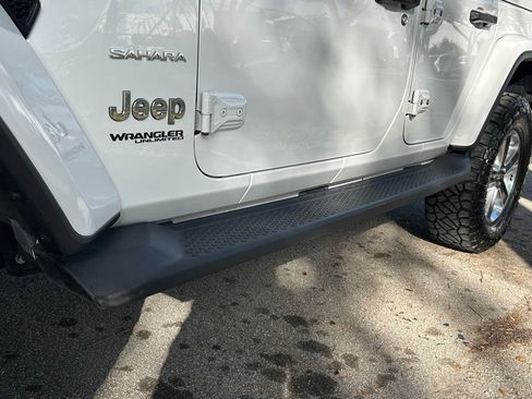 Certified 2021 Jeep Wrangler Unlimited Sahara w/ LED Lighting Group image 27