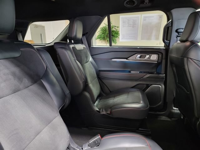 Used 2025 Ford Explorer ST w/ Sun And Sound Package AWD/4WD image 15