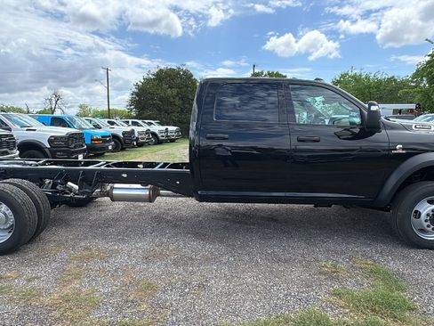 New 2026 RAM 5500 Tradesman w/ Chrome Appearance Group image 4
