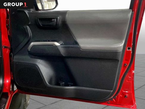 Certified 2021 Toyota Tacoma SR5 AWD/4WD image 23