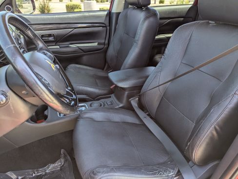 Used 2016 Mitsubishi Outlander SE FWD image 26