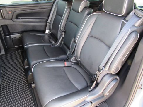 Used 2025 Honda Odyssey Touring image 16