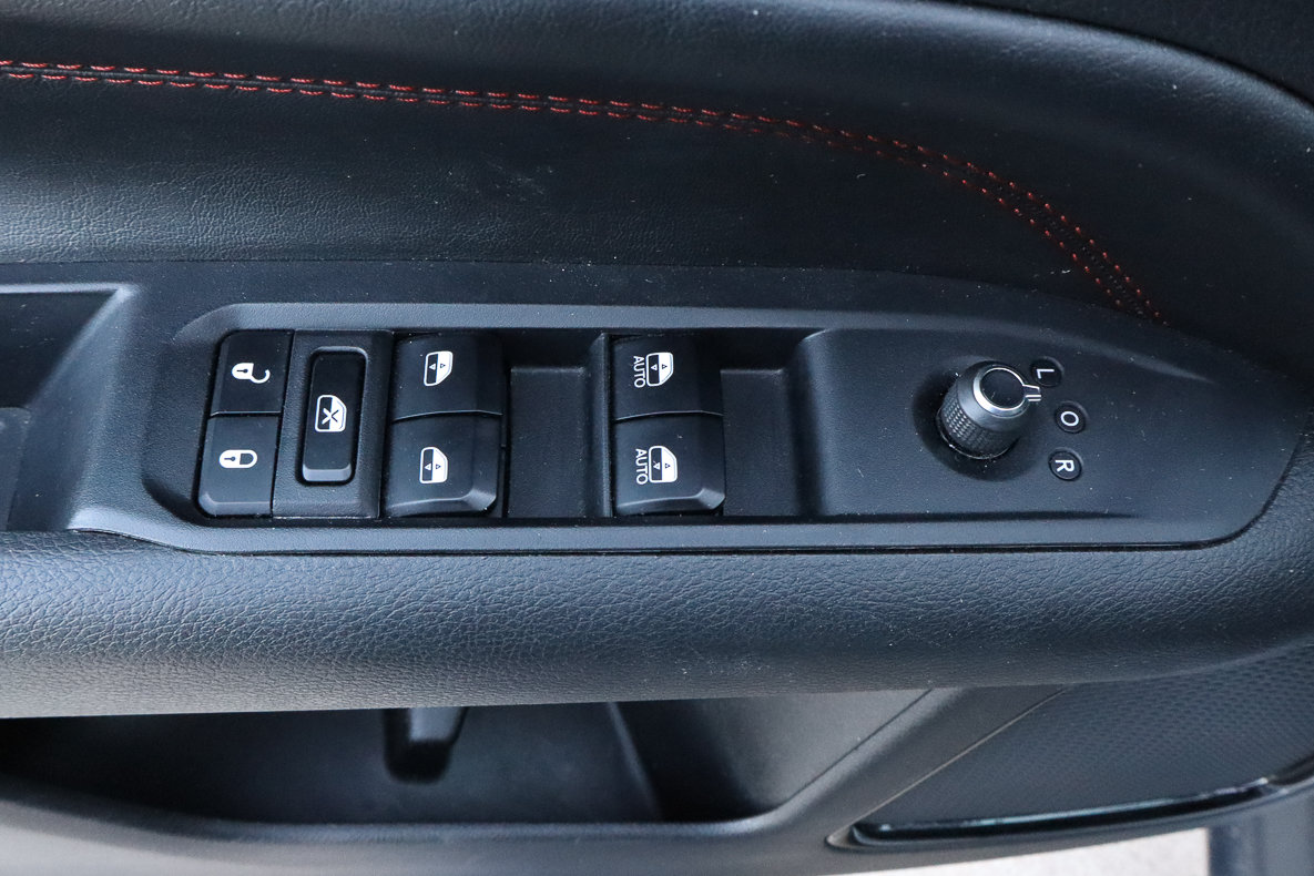 Used 2024 Jeep Compass Trailhawk AWD/4WD image 15