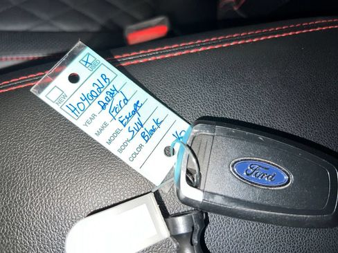 Used 2024 Ford Escape ST-Line Elite w/ Premium Technology Package AWD/4WD image 32