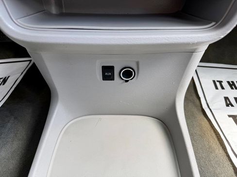 Used 2014 Toyota Sienna L FWD image 43