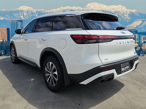 Certified 2024 INFINITI QX60 Pure image 8