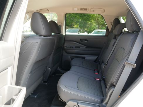 Certified 2025 Nissan Pathfinder SV w/ Black Appearance Package AWD/4WD image 36