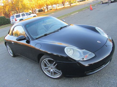 Used 2001 Porsche 911 Carrera image 3