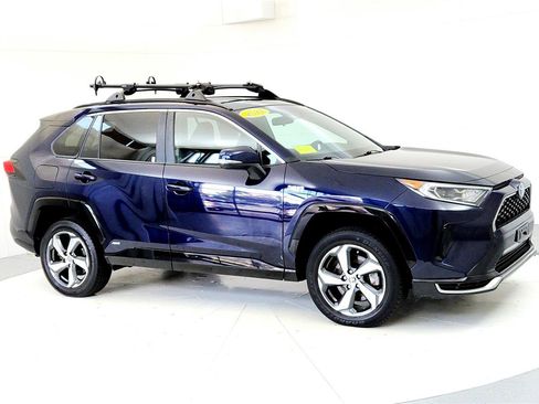 Certified 2021 Toyota RAV4 SE w/ Weather & Moonroof Package image 7