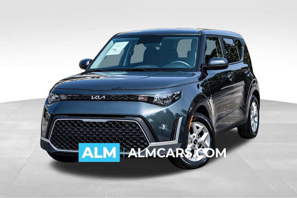 Used 2025 Kia Soul LX w/ LX Technology Package FWD image 1