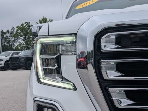Used 2021 GMC Sierra 1500 SLT w/ SLT Premium Plus Package AWD/4WD image 9
