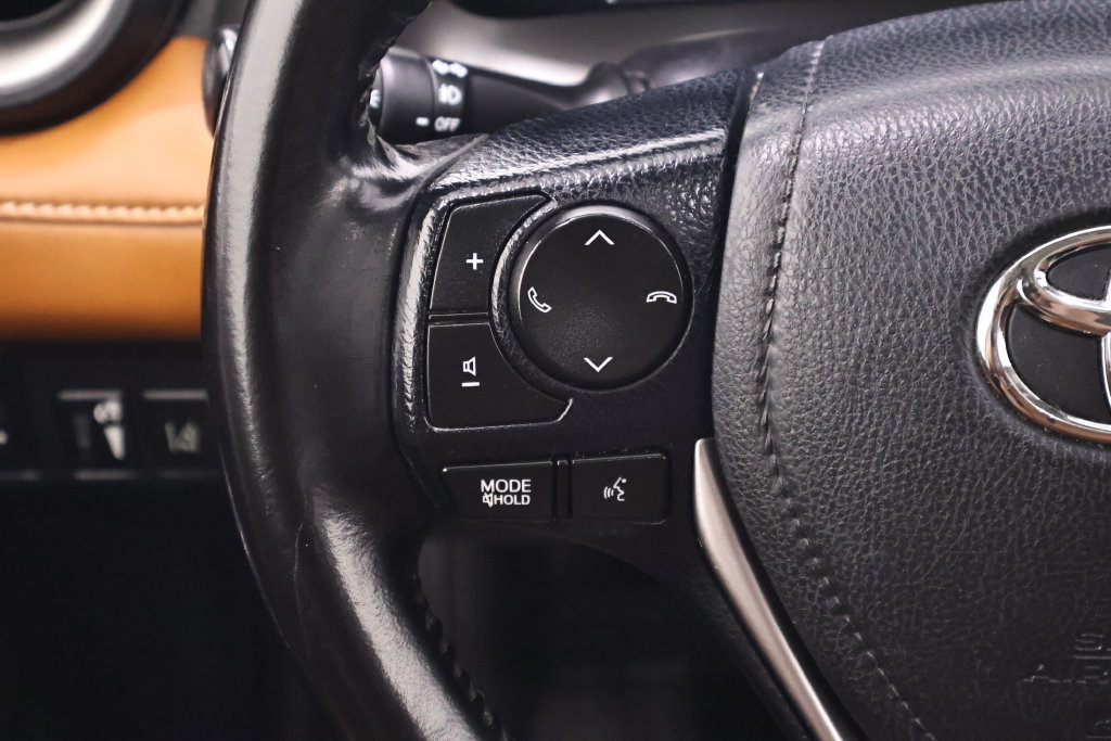 Used 2018 Toyota RAV4 Limited w/ All Weather Liner Package AWD/4WD image 23