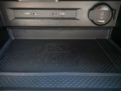 Certified 2024 Volkswagen Tiguan SE R-Line FWD image 27