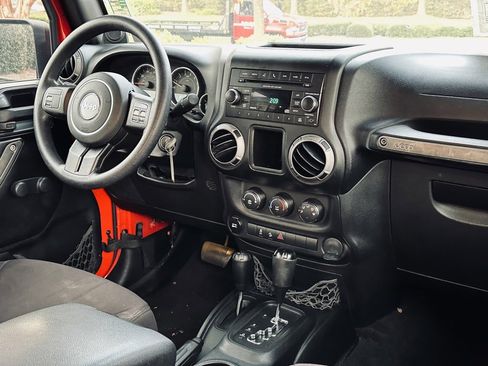 Used 2013 Jeep Wrangler Unlimited Sport image 21