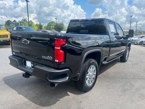 Used 2024 Chevrolet Silverado 2500 High Country w/ High Country Premium Package AWD/4WD image 6