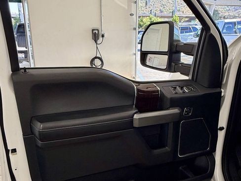 Used 2015 Ford F150 Platinum w/ Equipment Group 701A Luxury AWD/4WD image 12