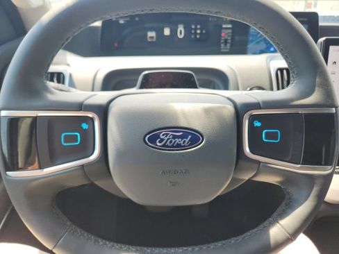Used 2025 Ford Expedition Active AWD/4WD image 31