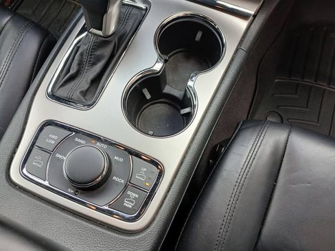 Used 2018 Jeep Grand Cherokee Limited AWD/4WD image 11
