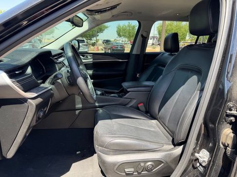 Used 2021 Jeep Grand Cherokee L Limited RWD image 8