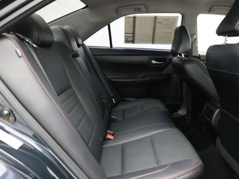 Used 2017 Toyota Camry SE FWD image 29