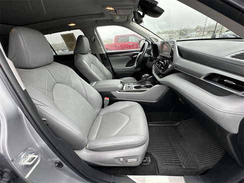 Used 2023 Toyota Highlander Platinum image 24