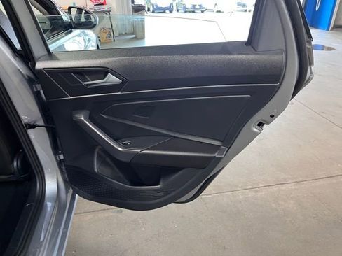 Used 2024 Volkswagen Jetta SE image 15