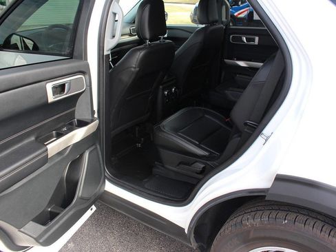 Certified 2022 Ford Explorer XLT w/ Equipment Group 202A image 10