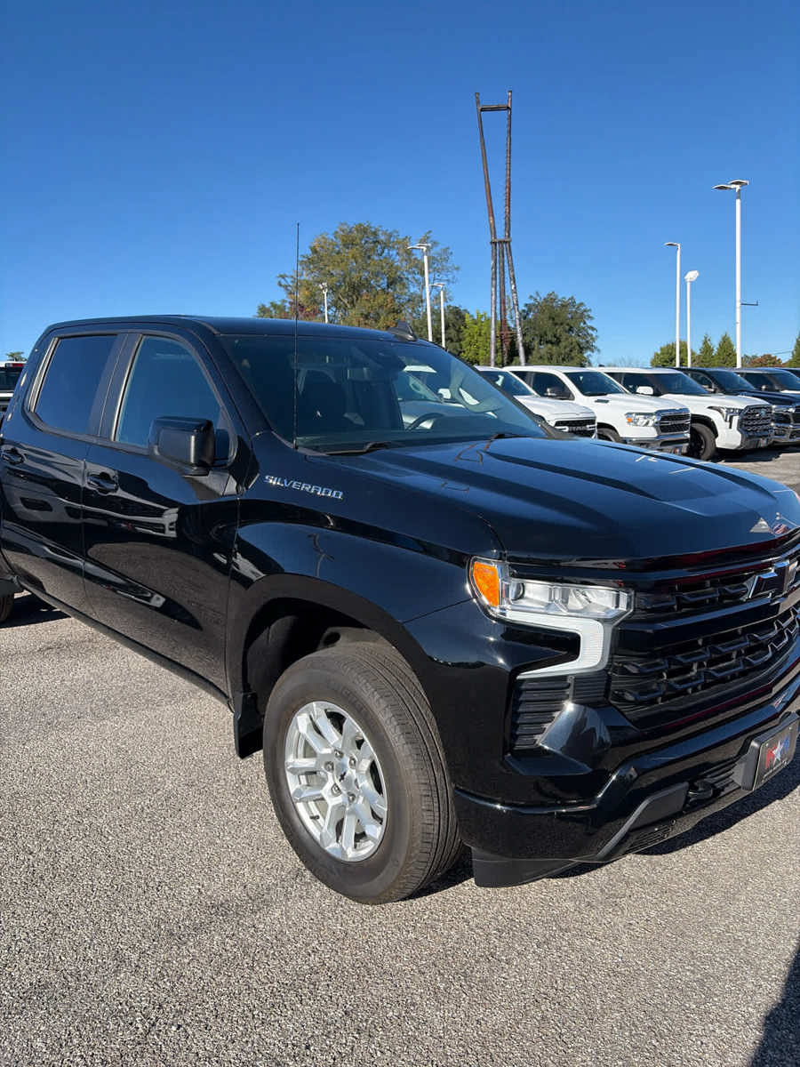 Used 2022 Chevrolet Silverado 1500 RST AWD/4WD image 18