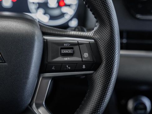 Used 2023 Mitsubishi Outlander SE Black Edition image 32