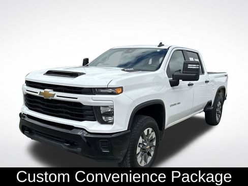 Used 2024 Chevrolet Silverado 2500 Custom w/ Custom Convenience Package AWD/4WD image 2