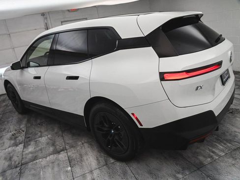 Used 2024 BMW iX xDrive50 w/ Premium Package image 4