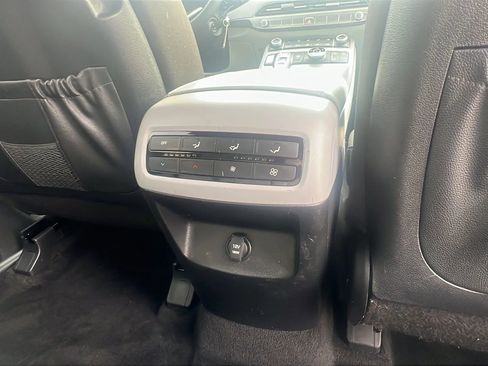 Used 2022 Hyundai Palisade SE image 31