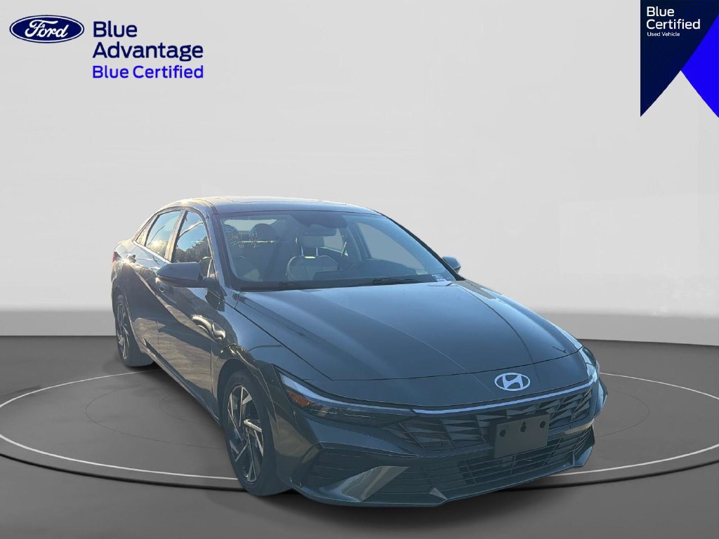 Used 2025 Hyundai Elantra Limited FWD image 4