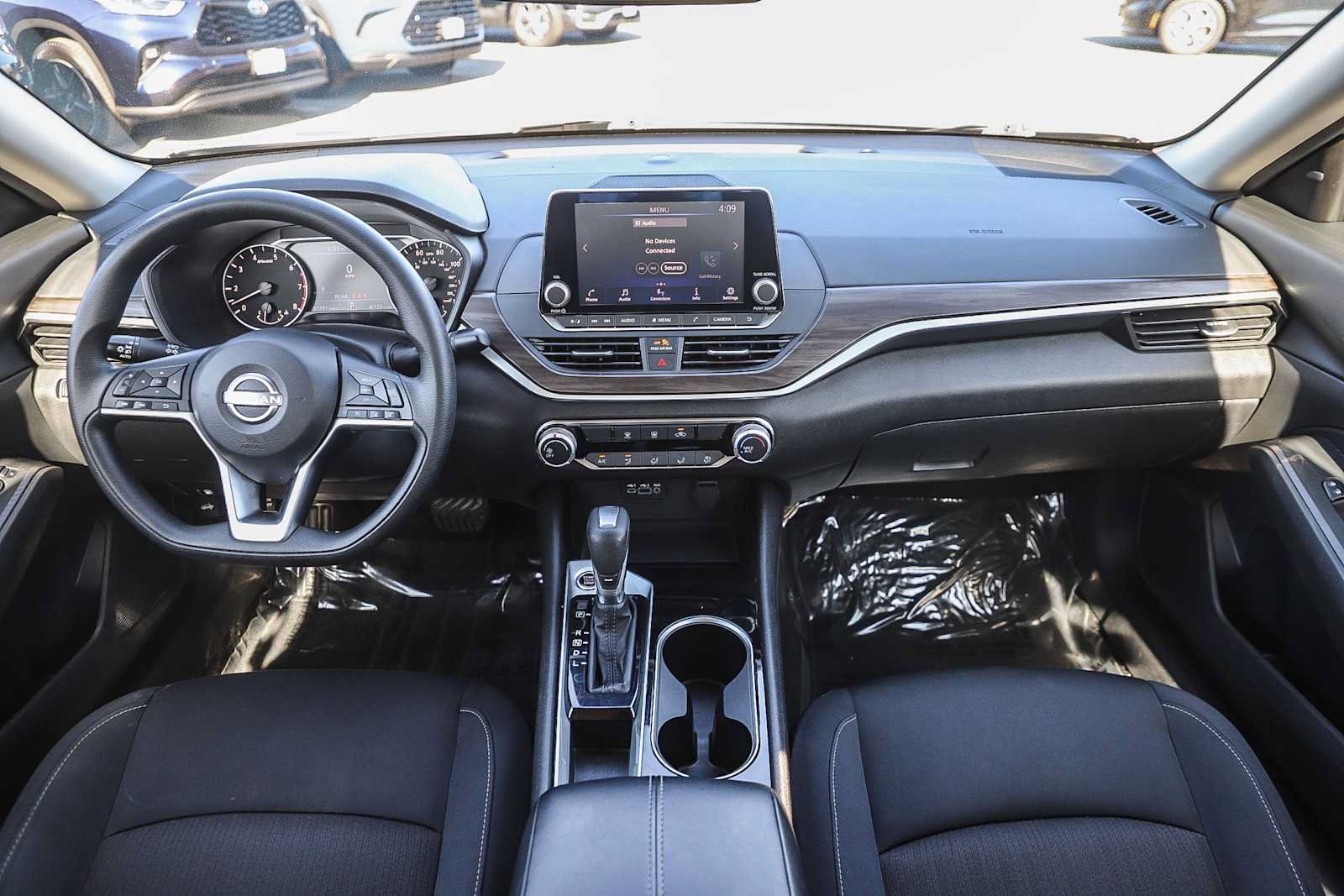 Used 2024 Nissan Altima 2.5 SV FWD image 14