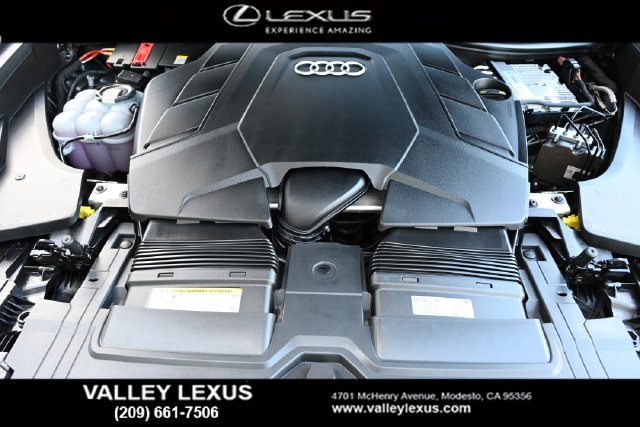 Used 2019 Audi Q8 Prestige w/ Luxury Package AWD/4WD image 20