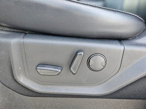 Used 2019 Ford F150 Lariat image 14