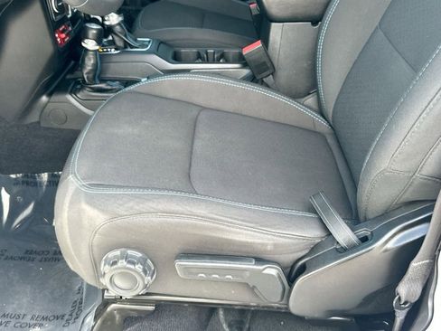 Used 2023 Jeep Wrangler Unlimited Rubicon 4xe w/ Cold Weather Group AWD/4WD image 19