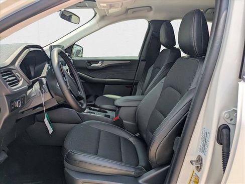 New 2025 Ford Escape SE image 14