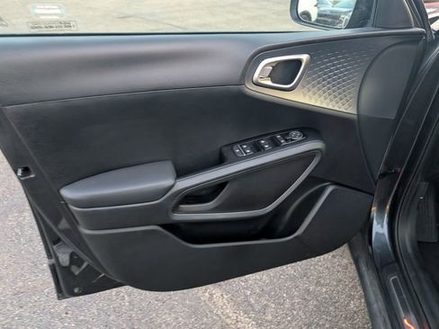Used 2023 Kia Soul EX image 14