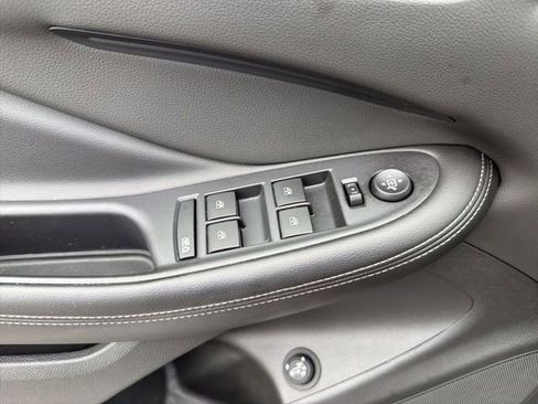 Used 2020 Buick Envision Essence FWD image 12