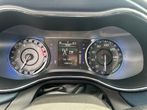 Used 2015 Chrysler 200 S FWD image 15
