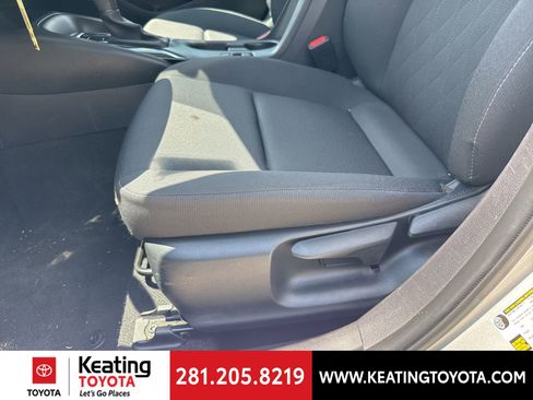 Used 2024 Toyota Corolla LE FWD image 15