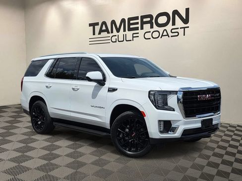 Used 2022 GMC Yukon SLE w/ Gmc Pro Safety Plus Package RWD image 1