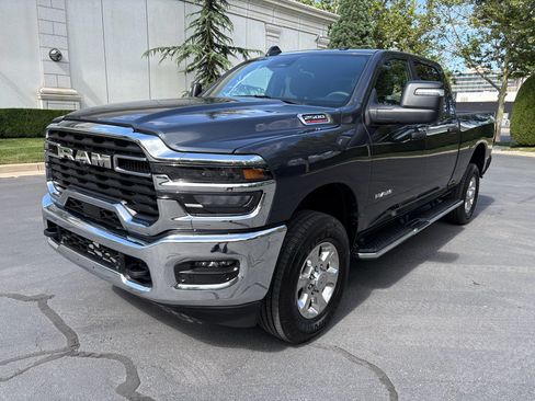 Used 2026 RAM 2500 Big Horn AWD/4WD image 3