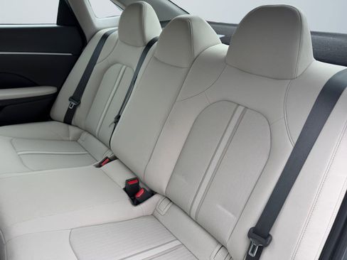 Used 2023 Hyundai Sonata SE image 15