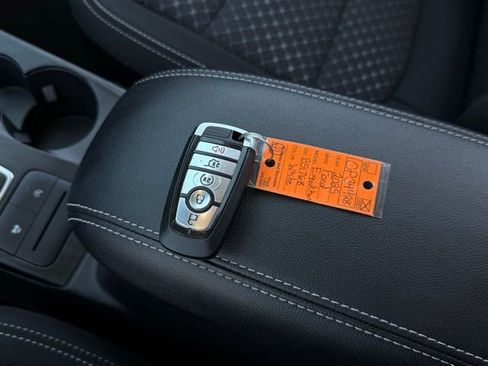 Used 2025 Ford Escape Active w/ Cold Weather Package AWD/4WD image 4