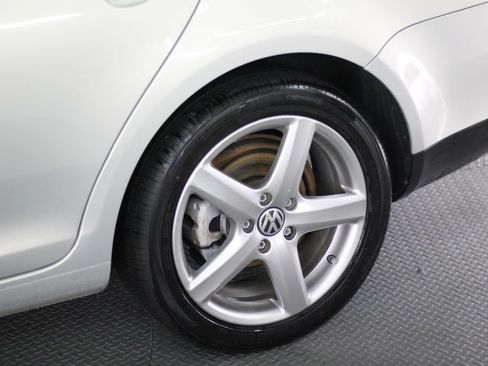 Used 2010 Volkswagen Jetta Limited Edition FWD image 46