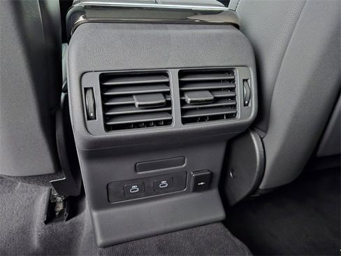 New 2026 Land Rover Range Rover Velar Dynamic SE image 13