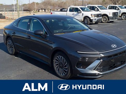 New 2025 Hyundai Sonata SEL image 3